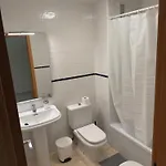Apartment Cozy Modern 3 Bedroom *
