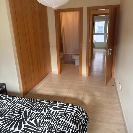 Apartment Cozy Modern 3 Bedroom *